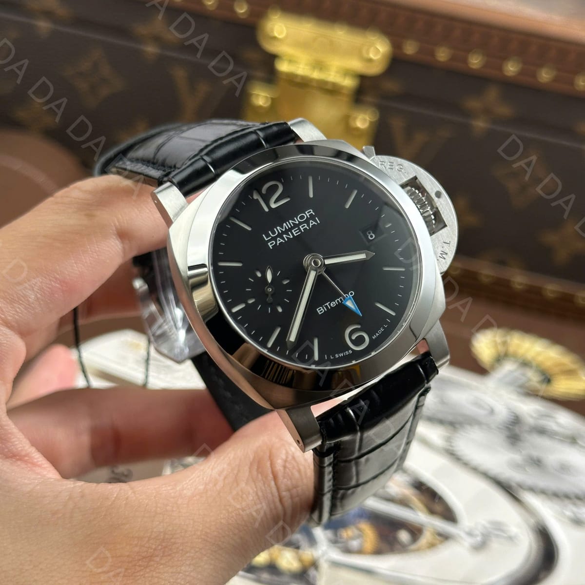 파네라이 루미노르 콰란타 PAM1365 검판 가죽밴드 40mm 3
