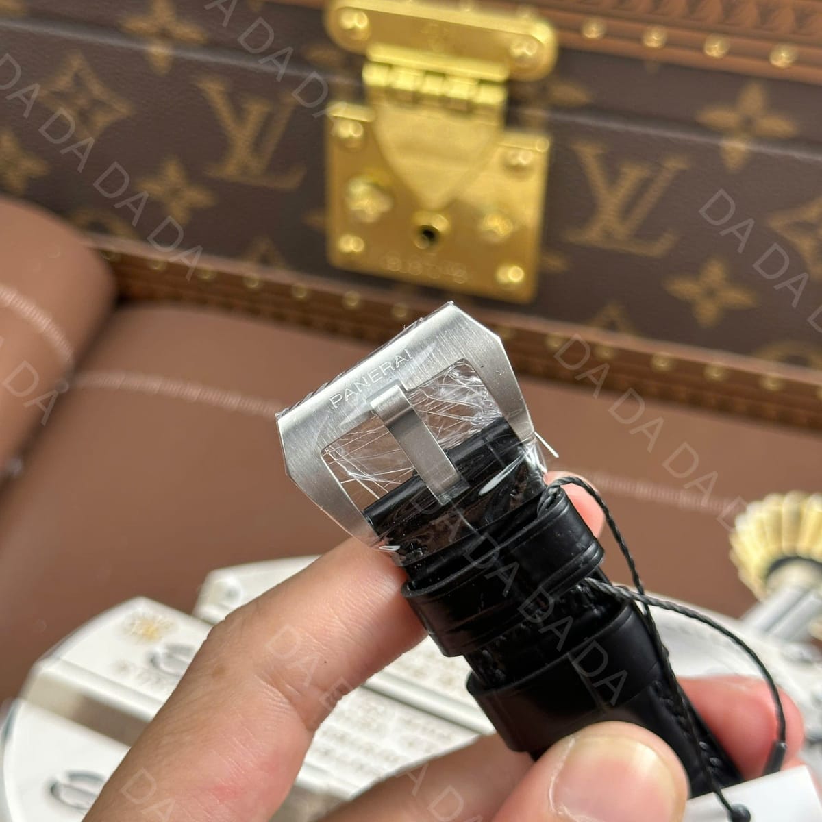 파네라이 루미노르 콰란타 PAM1365 검판 가죽밴드 40mm 5