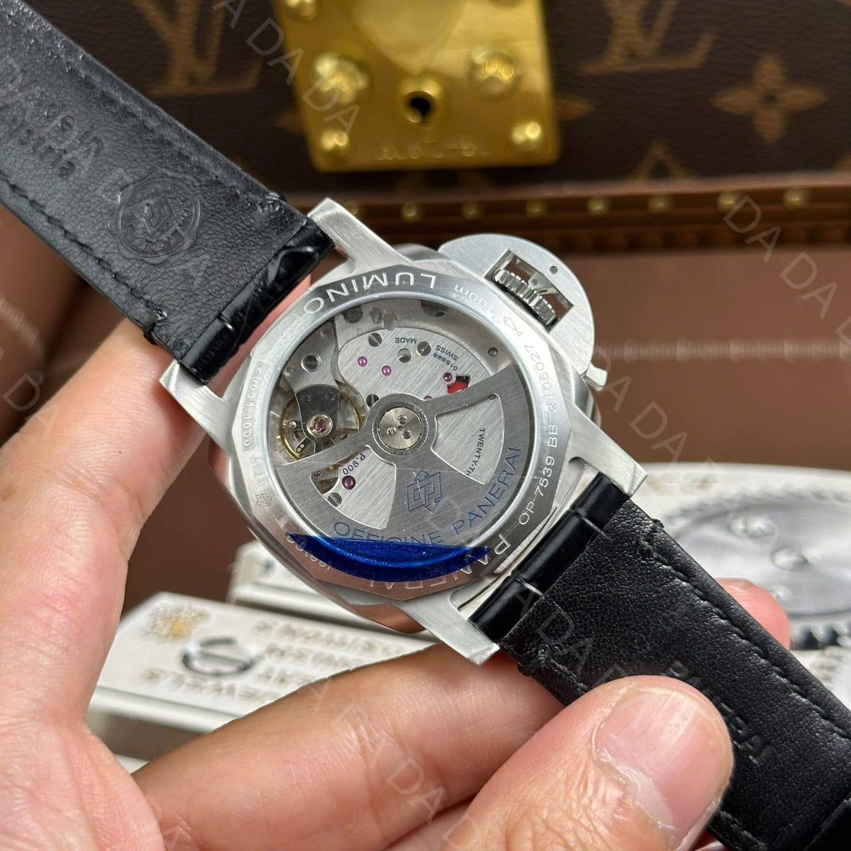 파네라이 루미노르 콰란타 PAM1365 검판 가죽밴드 40mm 6
