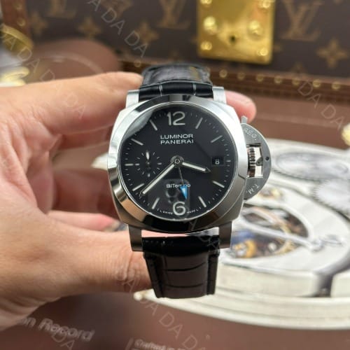 파네라이 루미노르 콰란타 PAM1365 검판 가죽밴드 40mm