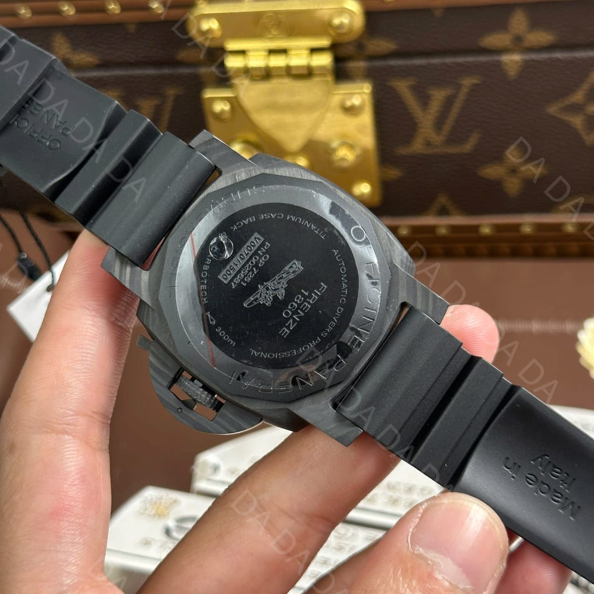 파네라이 섭머저블 PAM1616 블랙 카본 러버밴드 47mm 4