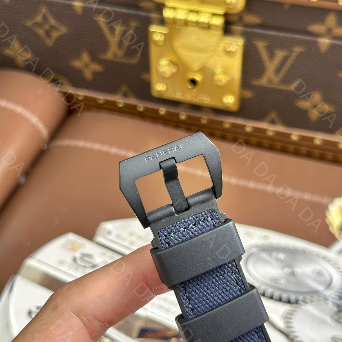 파네라이 섭머저블 PAM01563 카본 블루 42mm 3