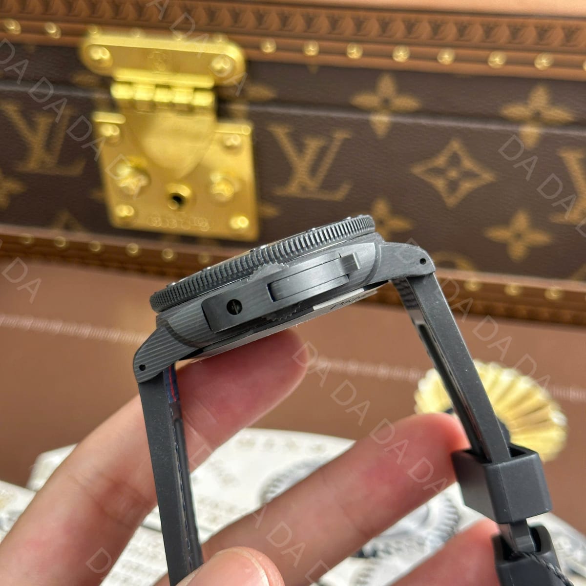 파네라이 섭머저블 PAM01563 카본 블루 42mm 6