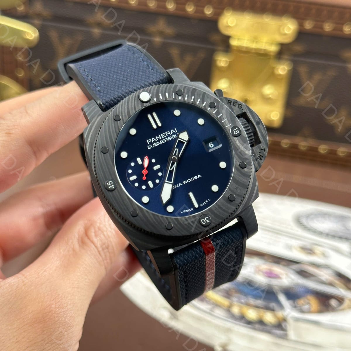 파네라이 섭머저블 PAM01563 카본 블루 42mm 13