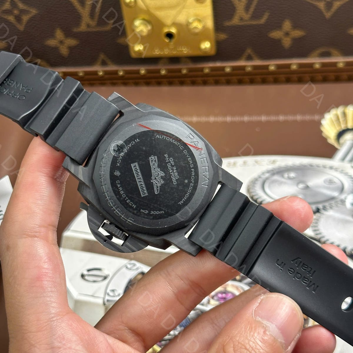 파네라이 섭머저블 PAM02231 카본 블랙 42mm 4