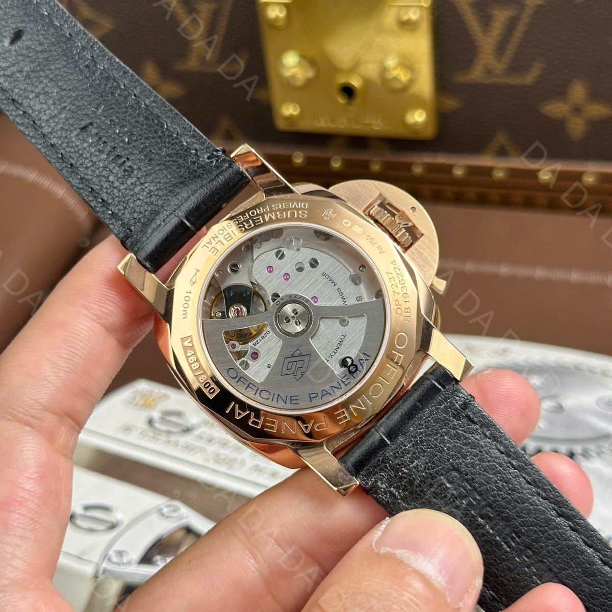 파네라이 섭머저블 PAM974 로즈골드 금통 블랙 다이얼 가죽밴드 42mm 4