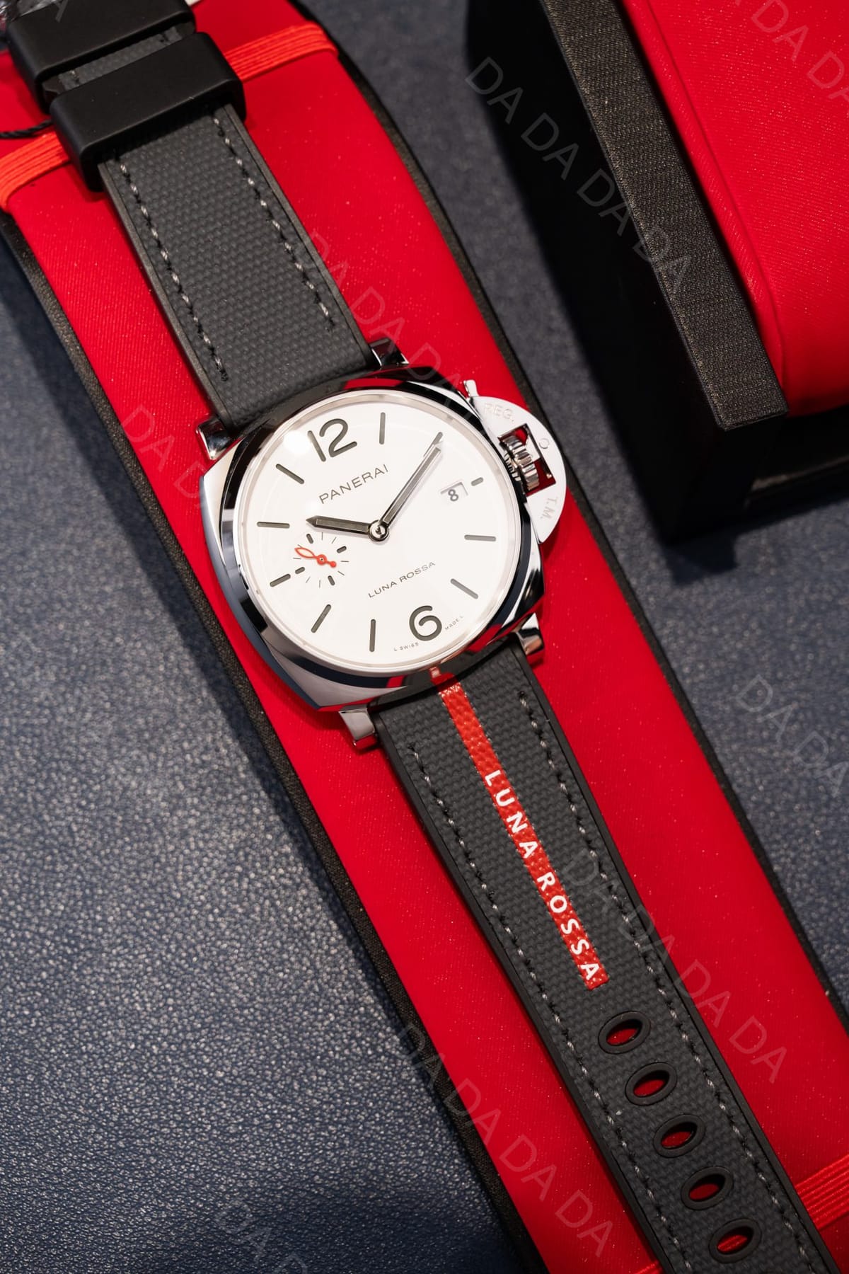 파네라이 루미노르 PAM1381 흰판 42mm 3