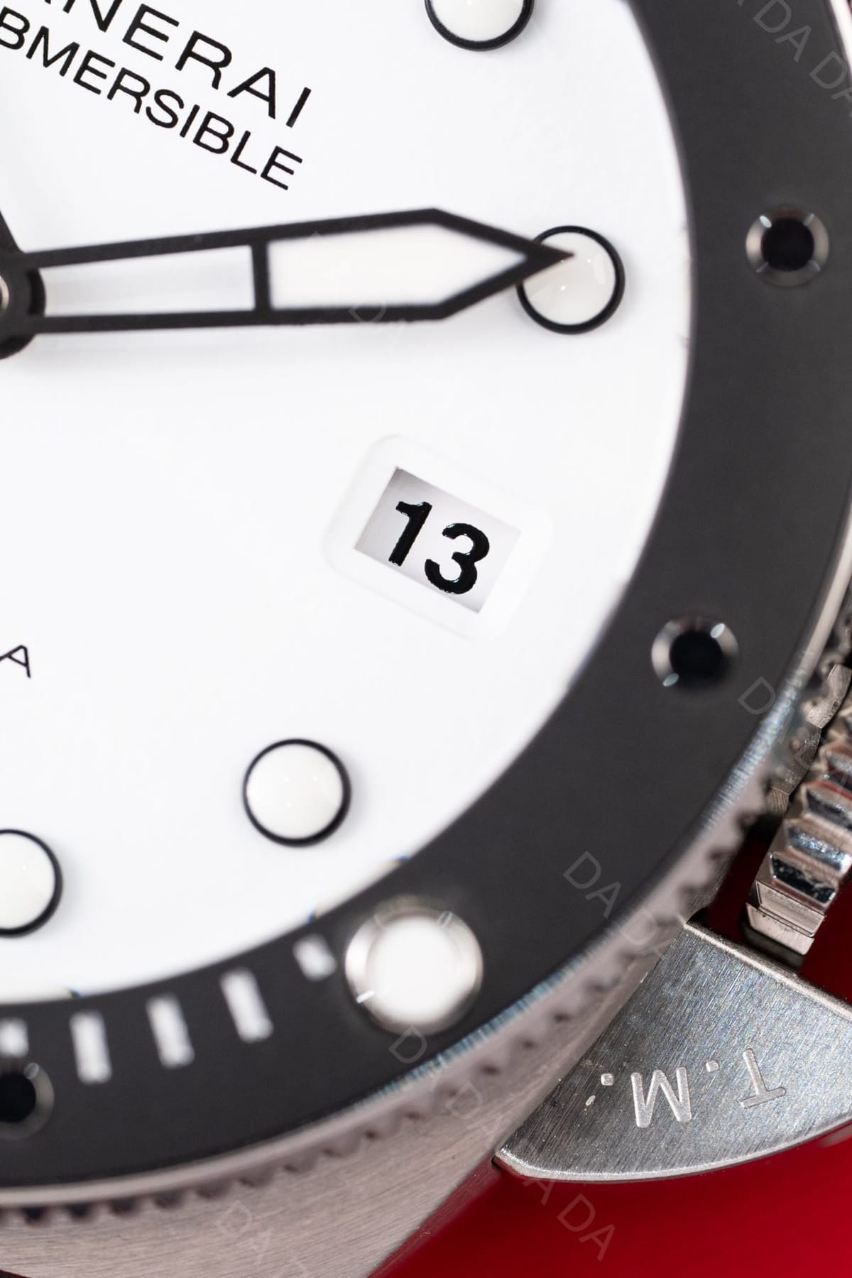 파네라이 섭머저블 PAM1579 흰판 42mm 10
