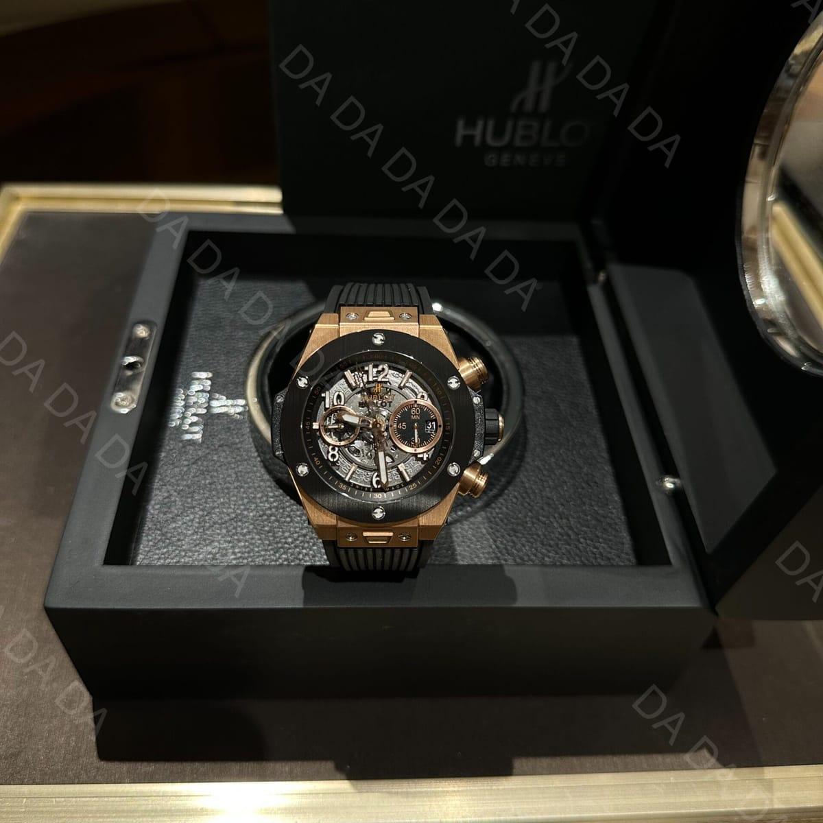 위블로 빅뱅 유니코 금통 블랙베젤 러버밴드 42mm 3