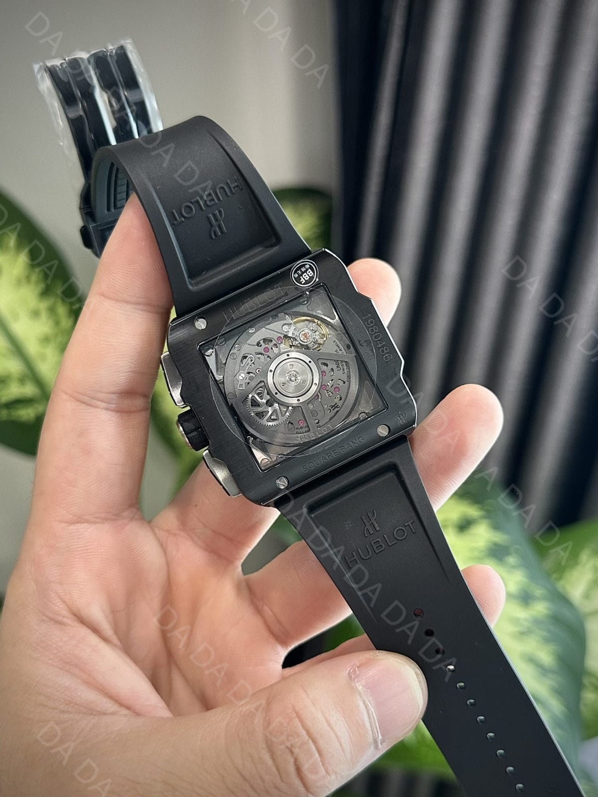 위블로 스퀘어 뱅 유니코 세라믹 블랙 러버밴드 42mm 6