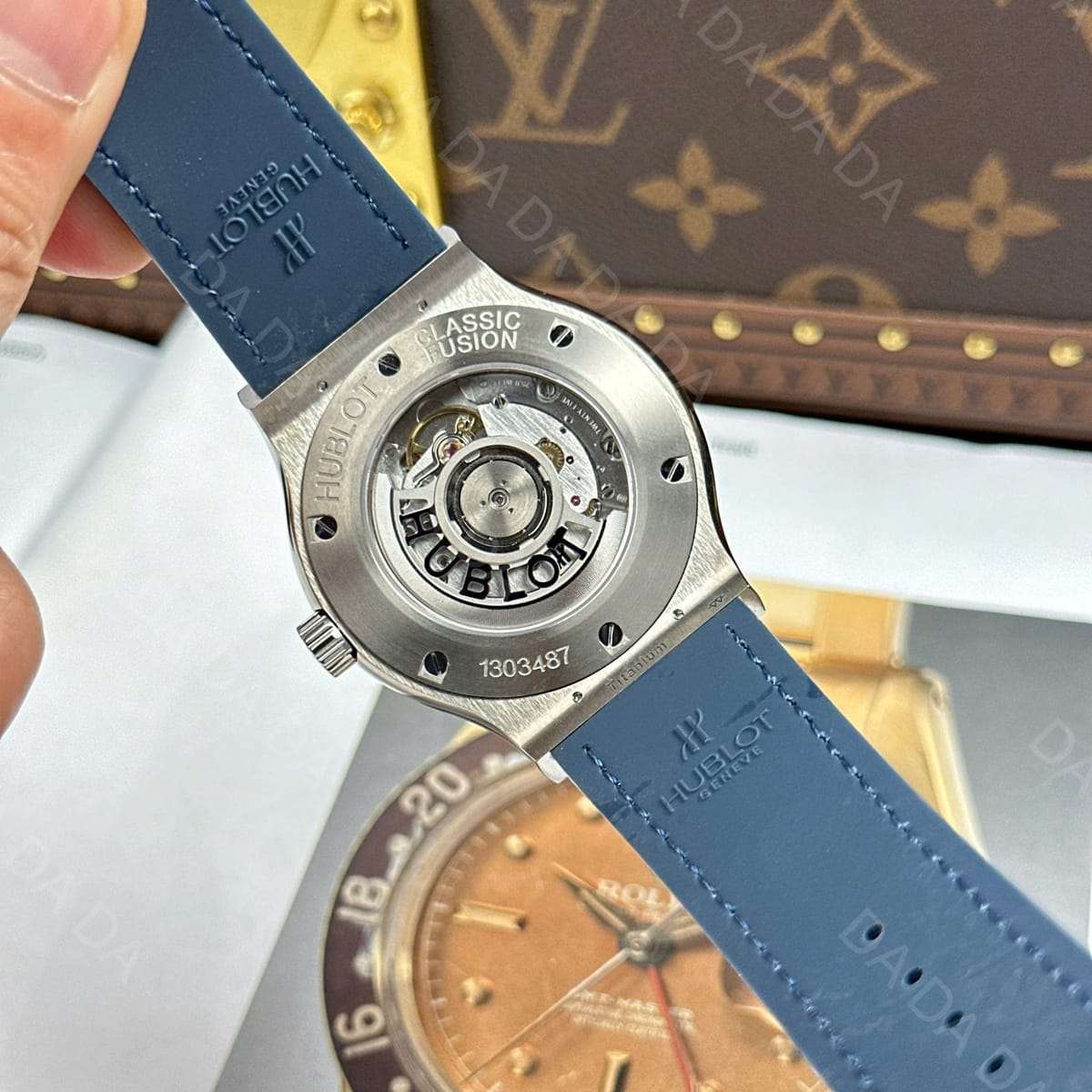 위블로 클래식퓨전 티타늄 블루다이얼 가죽러버밴드 42mm 11