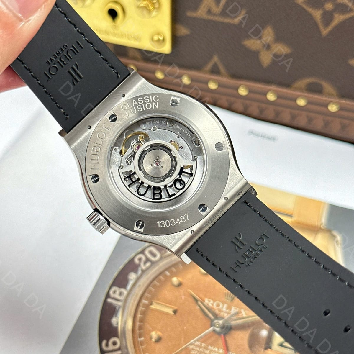 위블로 클래식퓨전 티타늄 블랙다이얼 가죽러버밴드 42mm 9