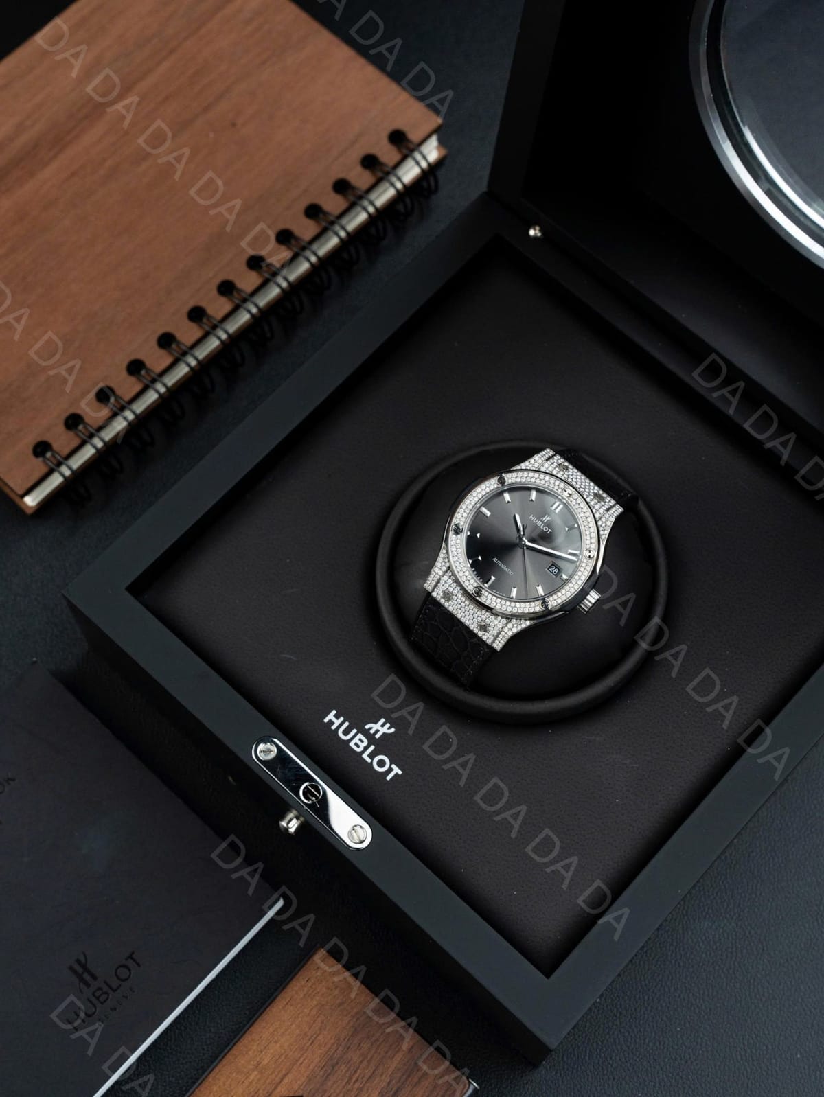 위블로 클래식퓨전 티타늄 그레이다이얼 풀다이아셋팅 러버밴드 42mm 6