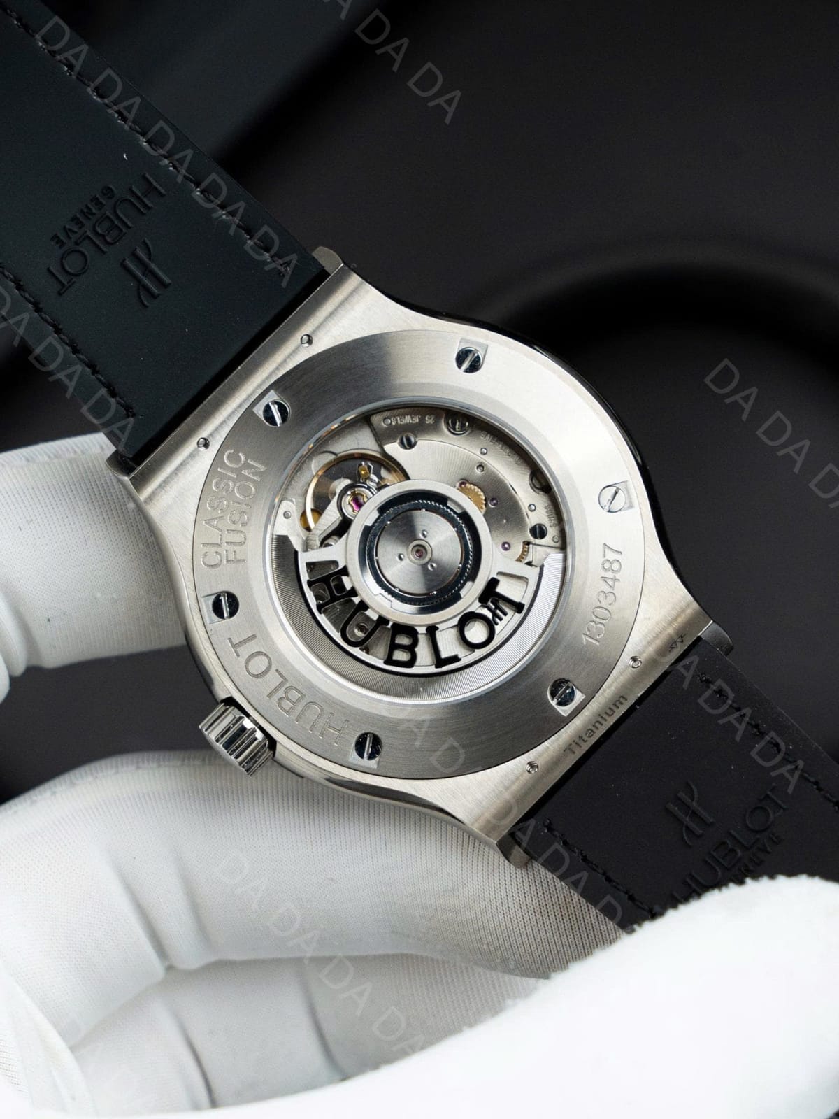 위블로 클래식퓨전 티타늄 그레이다이얼 풀다이아셋팅 러버밴드 42mm 9