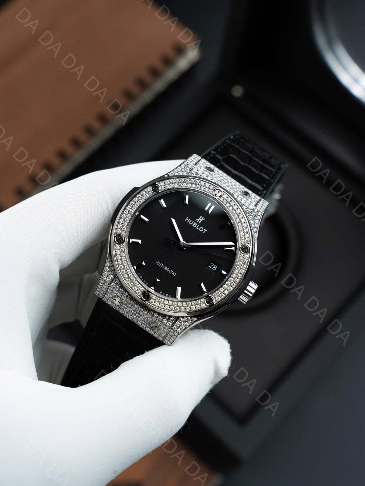 위블로 클래식퓨전 티타늄 블랙다이얼 풀다이아셋팅 러버밴드 42mm 4
