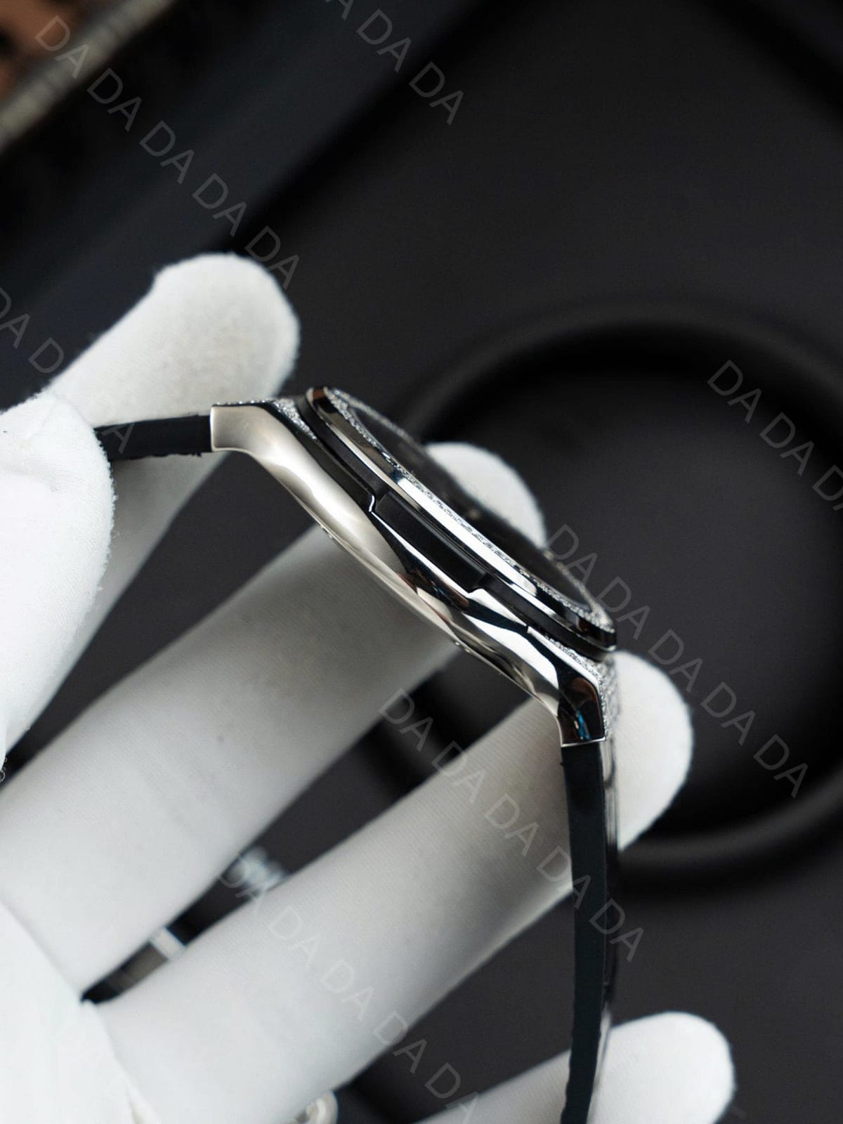 위블로 클래식퓨전 티타늄 블랙다이얼 풀다이아셋팅 러버밴드 42mm 7