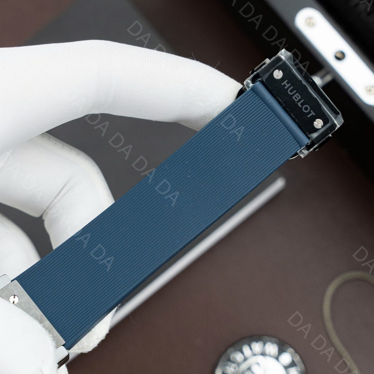 위블로 클래식퓨전 블랙세라믹 블루다이얼 러버밴드 42mm 9