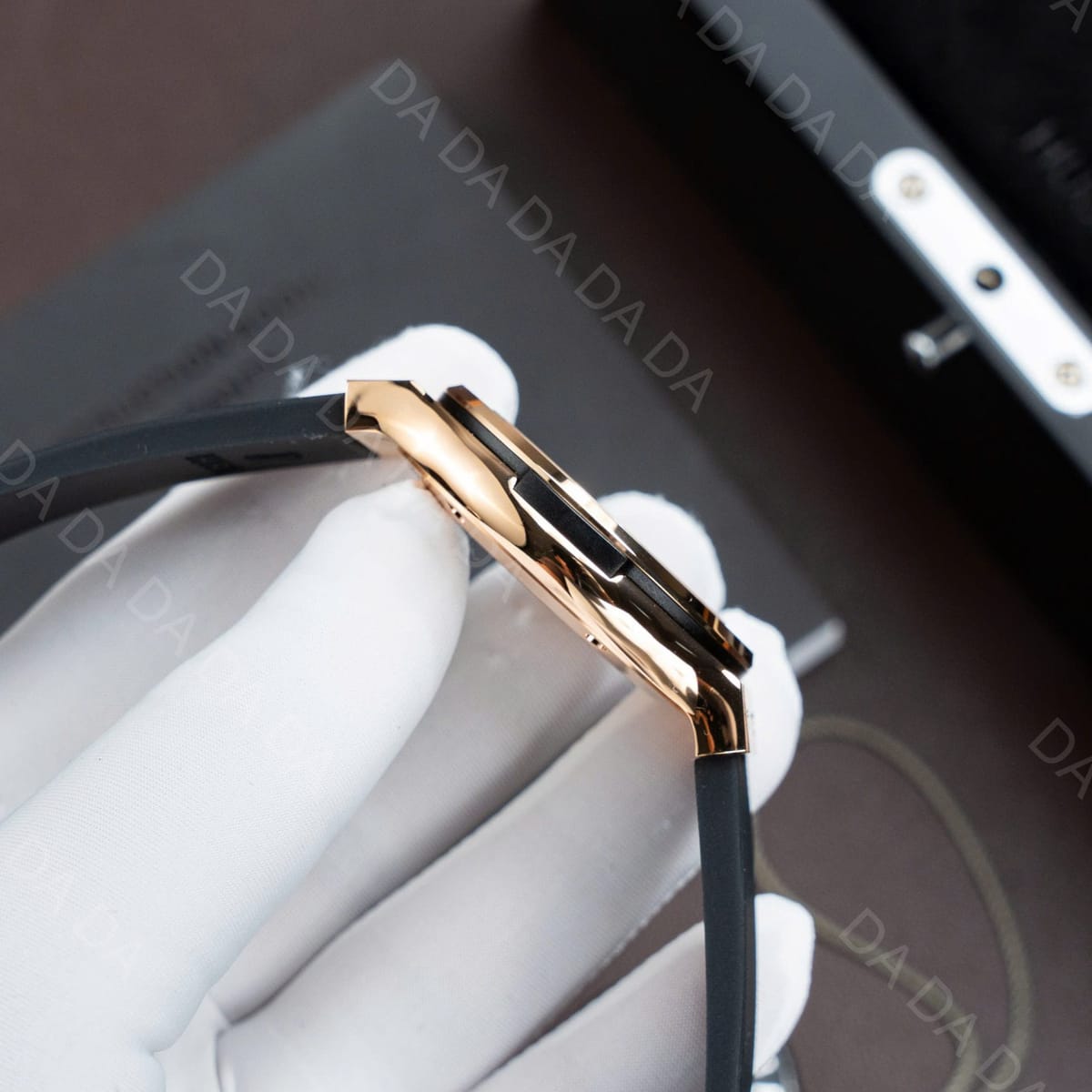 위블로 클래식퓨전 콤비 블랙다이얼 러버밴드 42mm 7