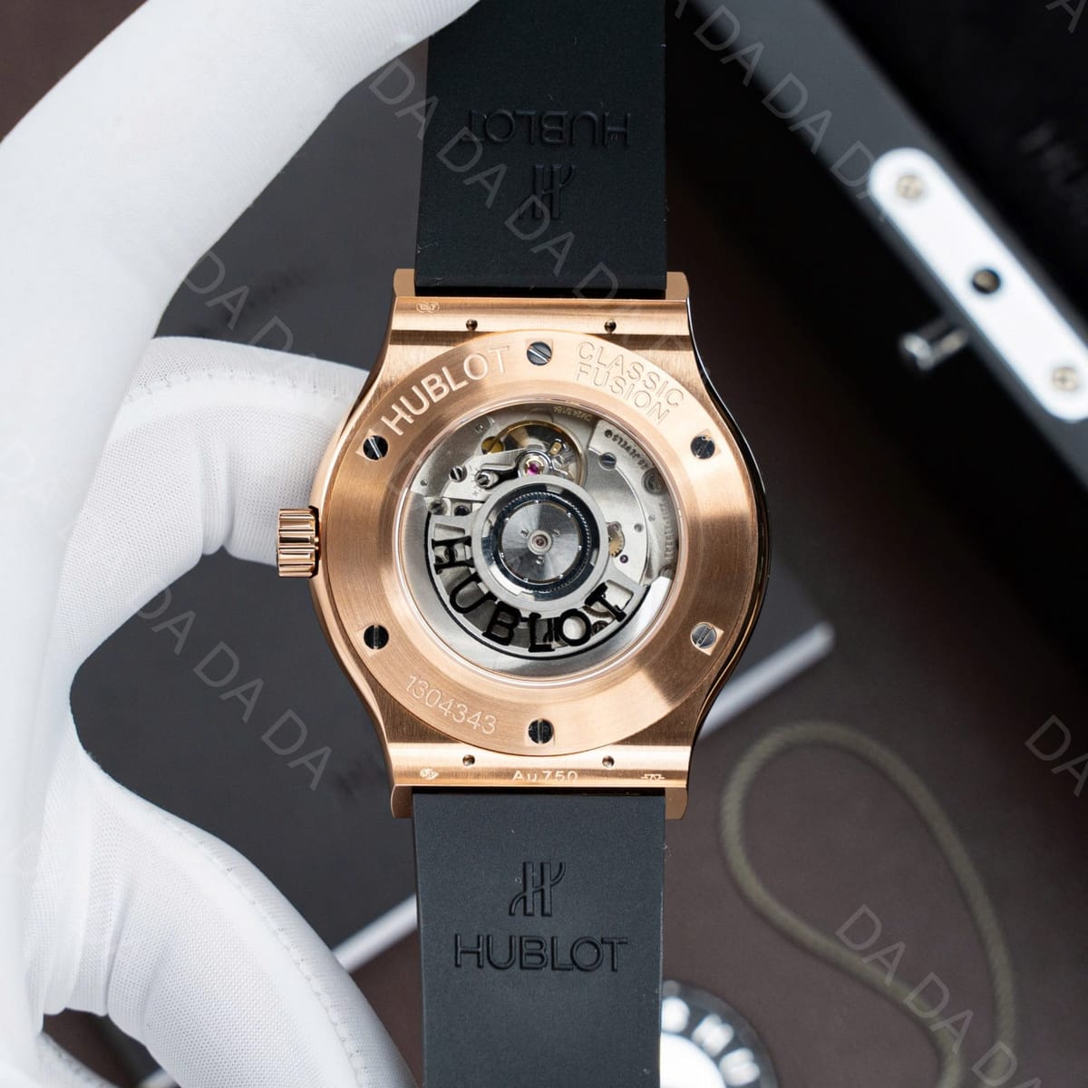 위블로 클래식퓨전 콤비 블랙다이얼 러버밴드 42mm 8