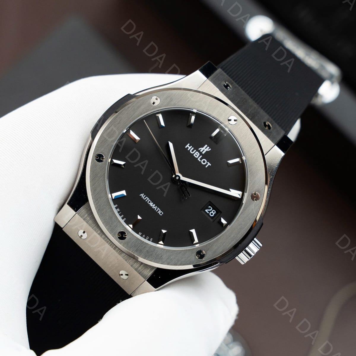 위블로 클래식퓨전 티타늄 블랙다이얼 러버밴드 42mm 4