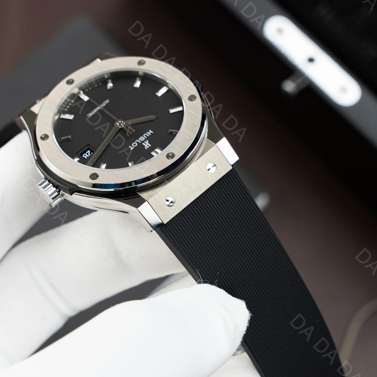 위블로 클래식퓨전 티타늄 블랙다이얼 러버밴드 42mm 5