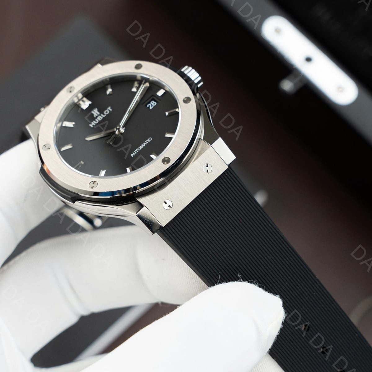 위블로 클래식퓨전 티타늄 블랙다이얼 러버밴드 42mm 6