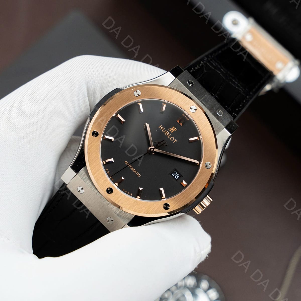위블로 클래식퓨전 콤비 티타늄 블랙다이얼 가죽러버밴드 42mm 4