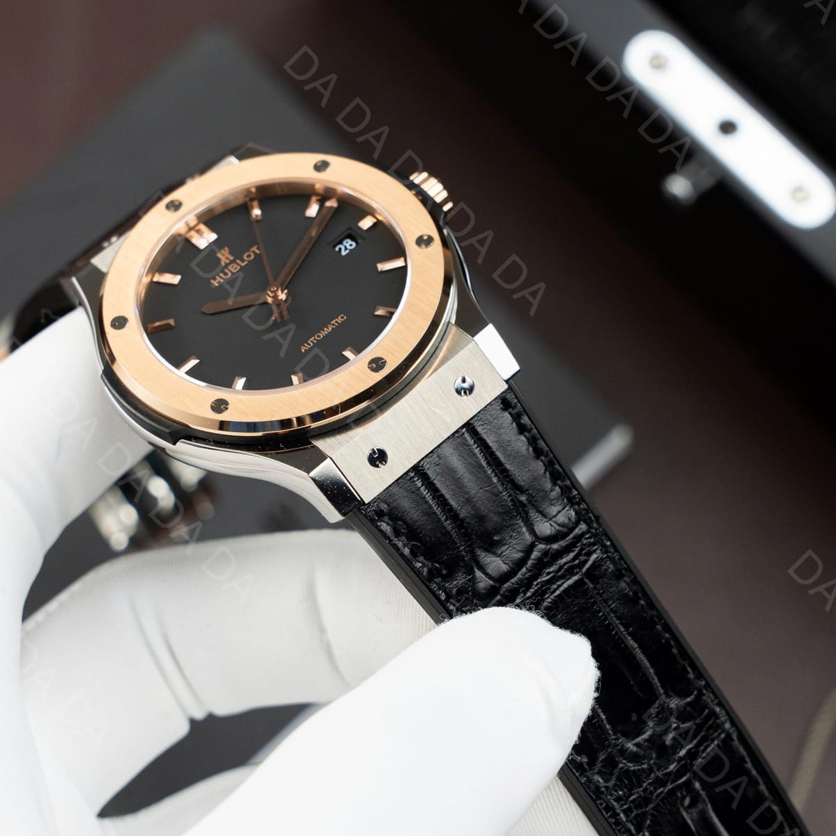 위블로 클래식퓨전 콤비 티타늄 블랙다이얼 가죽러버밴드 42mm 5