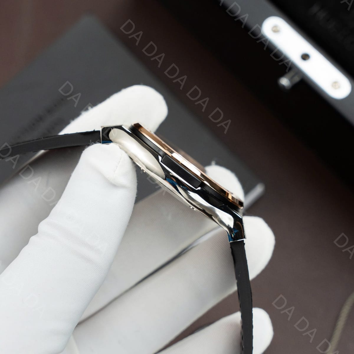 위블로 클래식퓨전 콤비 티타늄 블랙다이얼 가죽러버밴드 42mm 8