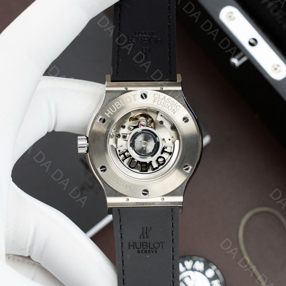 위블로 클래식퓨전 티타늄 화이트다이얼 가죽러버밴드 42mm 9