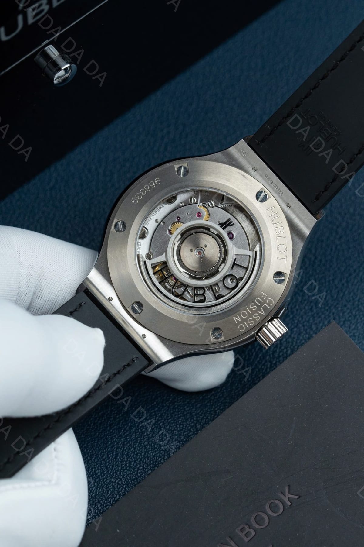 위블로 클래식퓨전 다이아베젤 그레이다이얼 가죽러버밴드 38mm 11