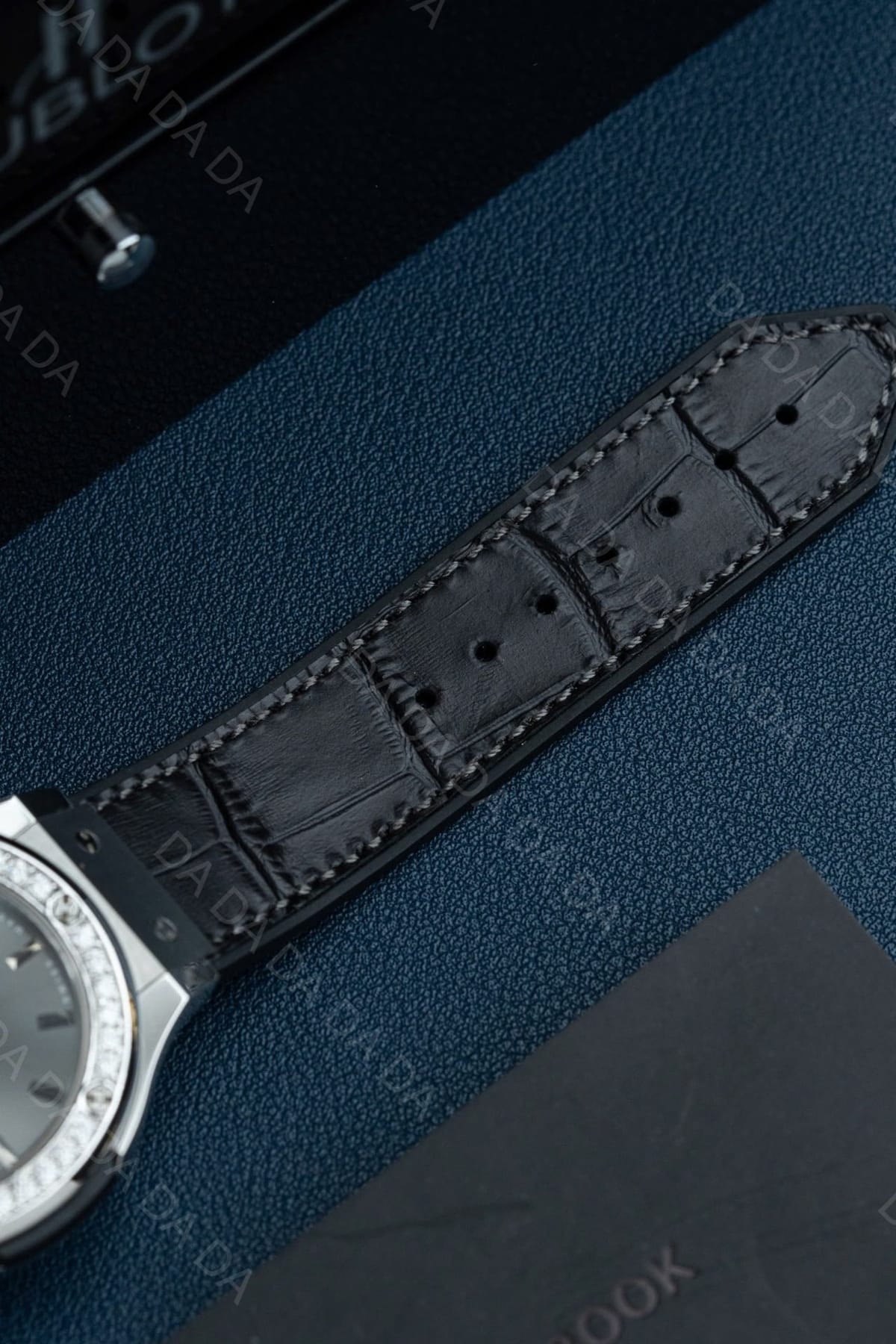 위블로 클래식퓨전 다이아베젤 그레이다이얼 가죽러버밴드 38mm 13