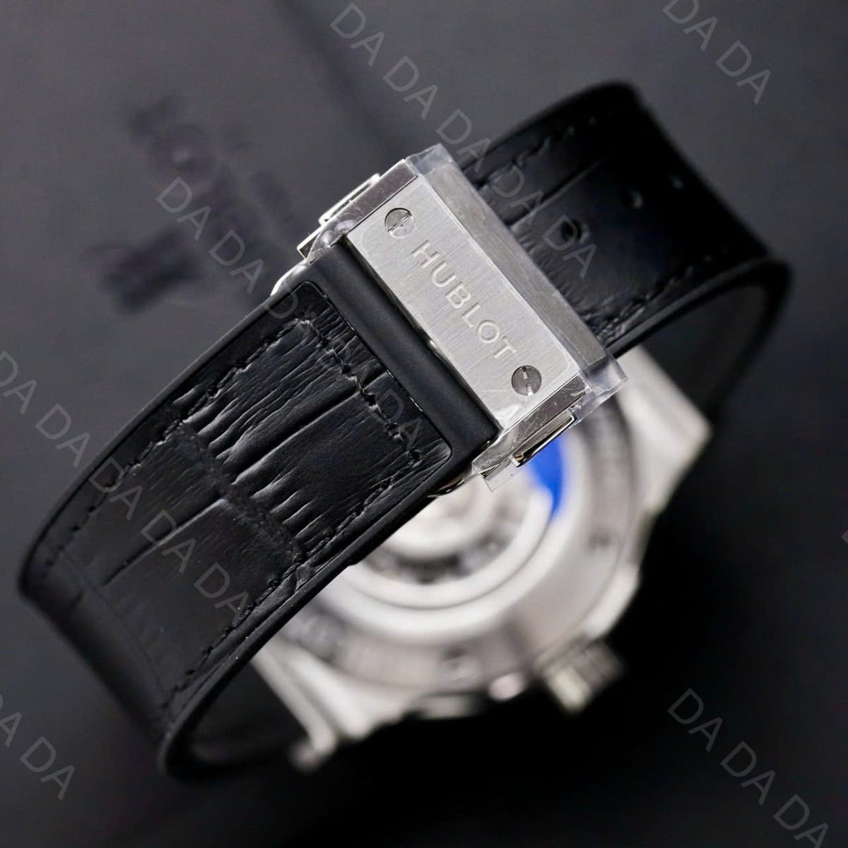 위블로 클래식퓨전 티타늄 블랙다이얼 다이아베젤 가죽러버밴드 42mm 9