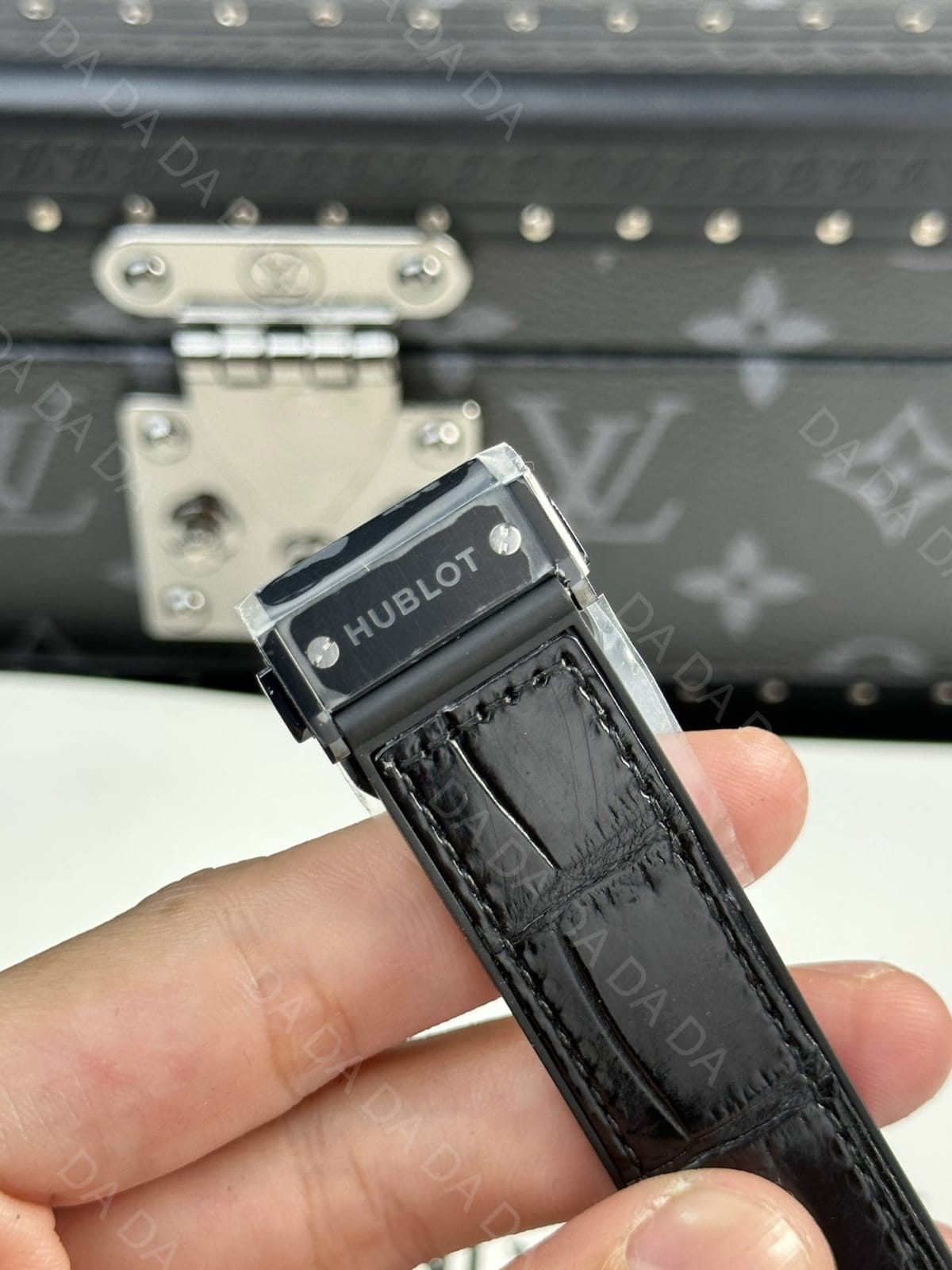 위블로 클래식퓨전 세라믹 다이아베젤 블랙다이얼 가죽러버밴드 42mm 9