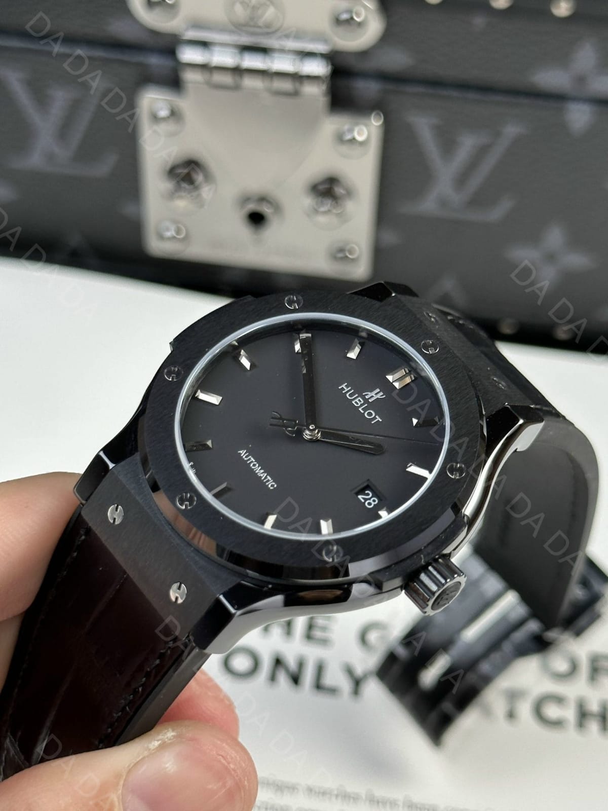 위블로 클래식퓨전 올블랙 세라믹 가죽러버밴드 42mm 4