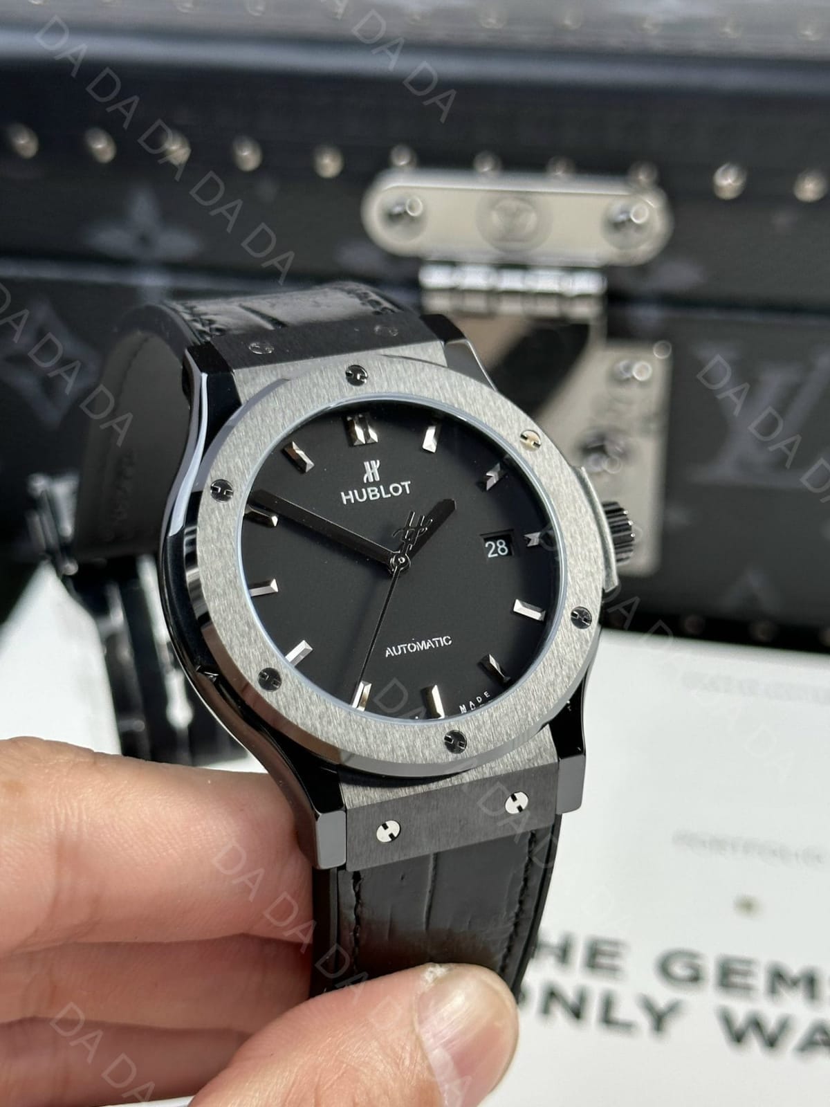 위블로 클래식퓨전 올블랙 세라믹 가죽러버밴드 42mm 5