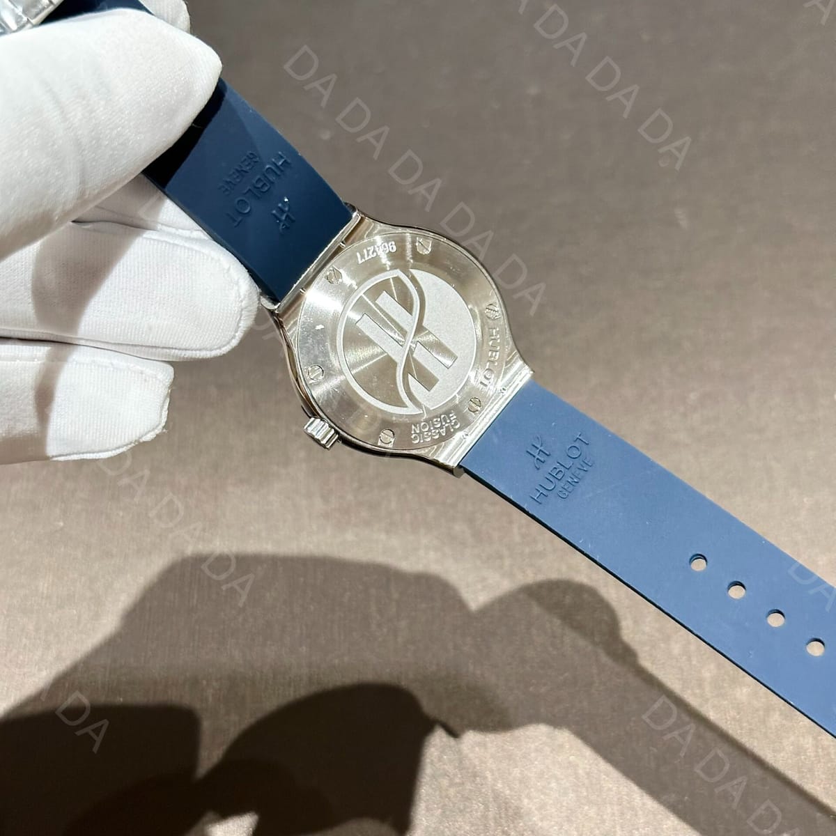 위블로 클래식퓨전 풀다이아셋팅 블루러버밴드 33mm 7