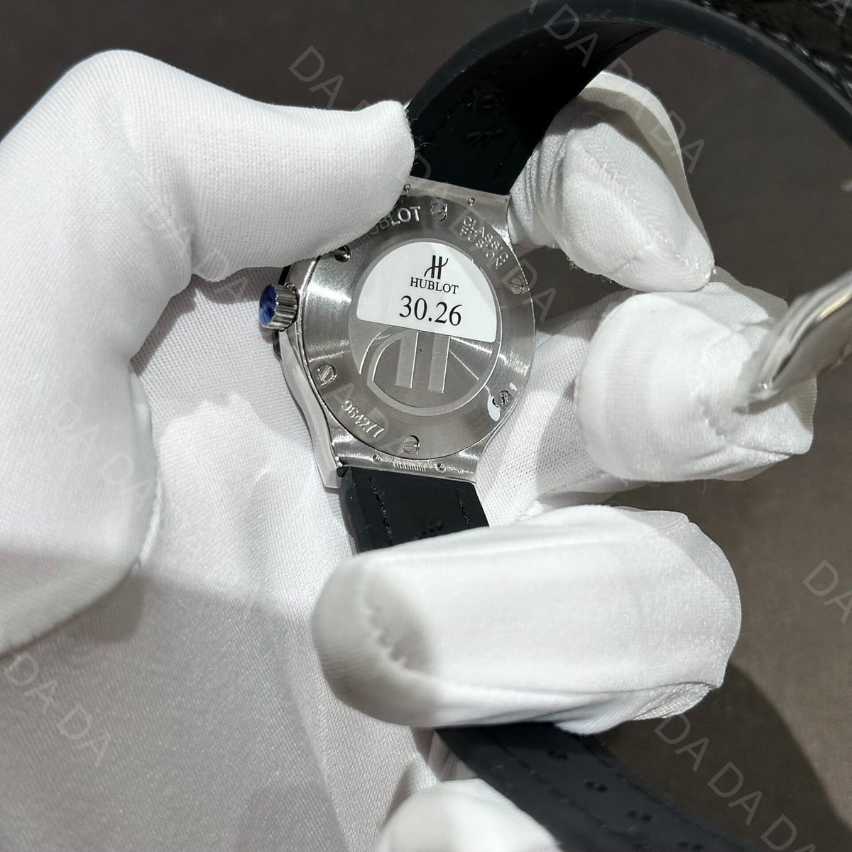위블로 클래식퓨전 풀다이아셋팅 블랙가죽러버밴드 33mm 6