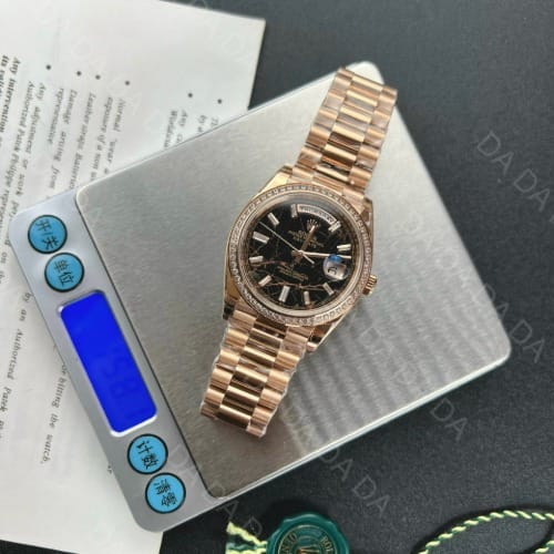 롤렉스 데이데이트 로즈골드 대리석다이얼 바게트다이아 다이아베젤 40mm