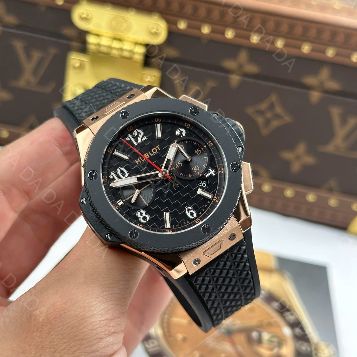 위블로 빅뱅 20주년 킹 골드 세라믹 러버밴드 43mm 5