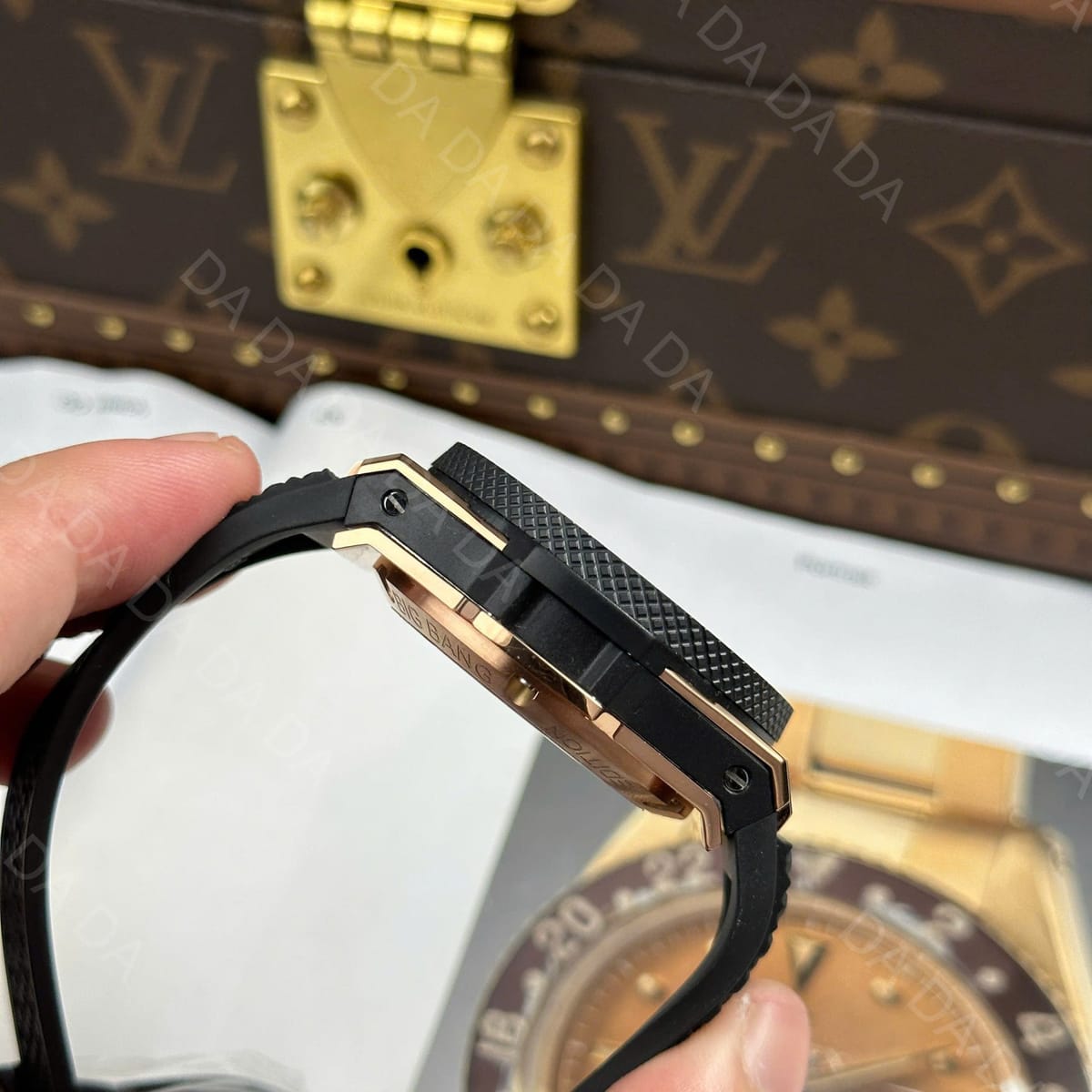 위블로 빅뱅 20주년 킹 골드 세라믹 러버밴드 43mm 12