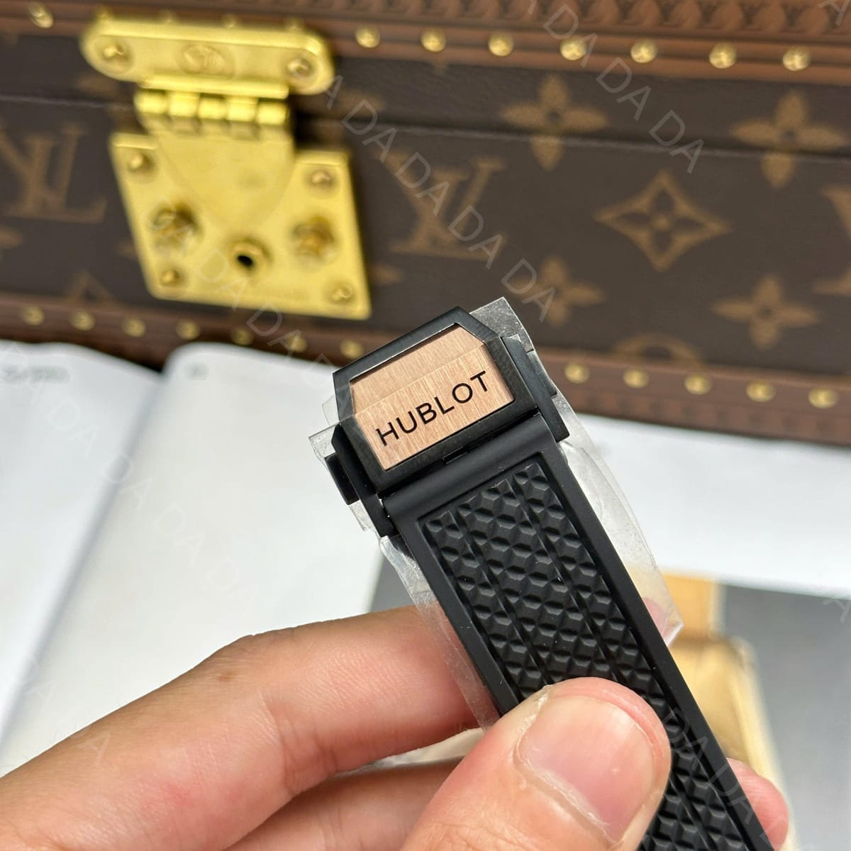 위블로 빅뱅 20주년 킹 골드 세라믹 러버밴드 43mm 14