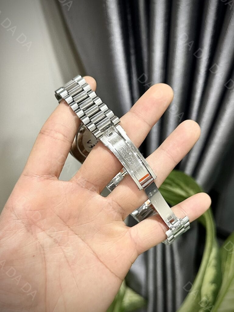 롤렉스 데이데이트 화이트골드 아이스블루 아랍다이얼 다이아베젤 40mm 6