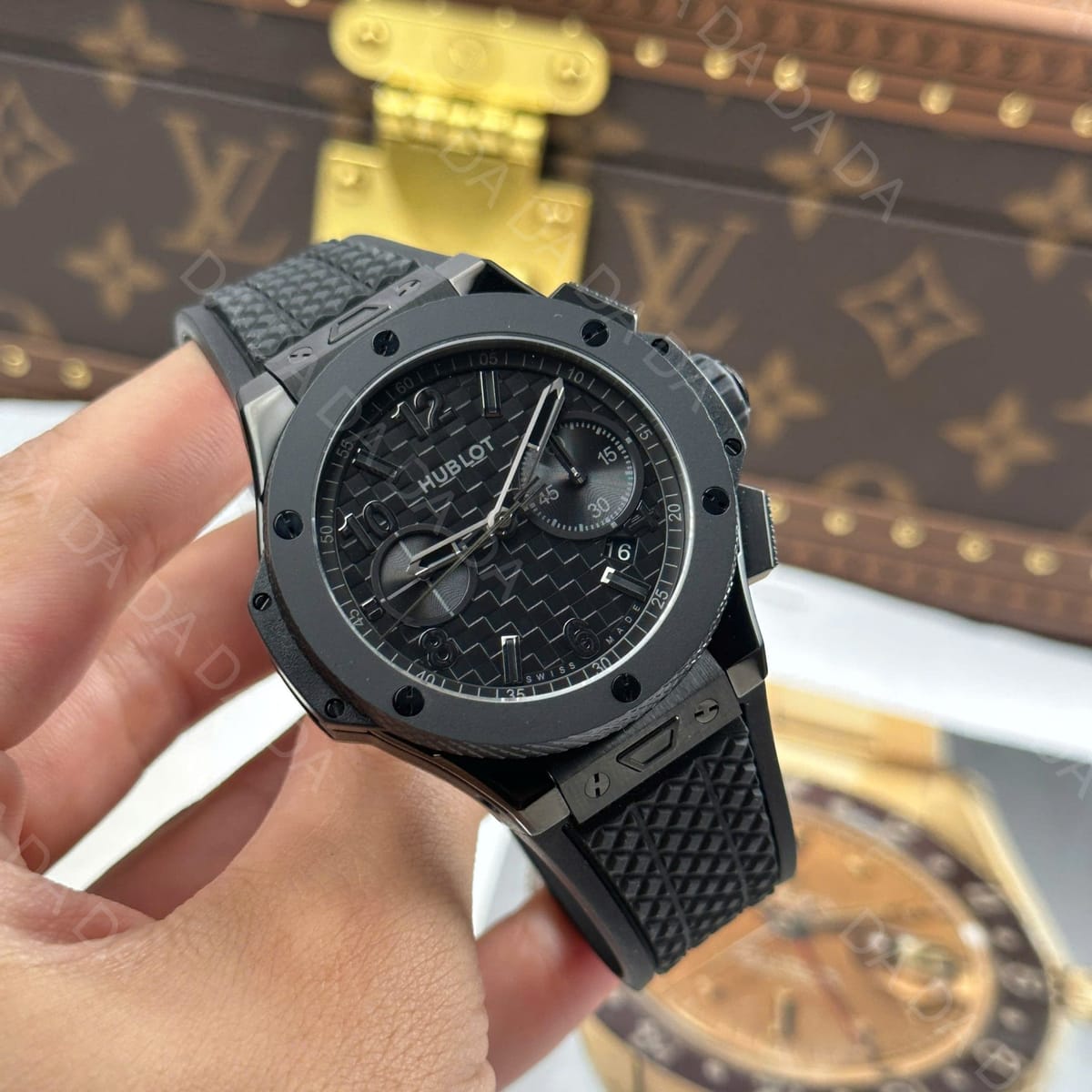 위블로 빅뱅 20주년 세라믹 올블랙 크로노그래프 러버밴드 43mm 4