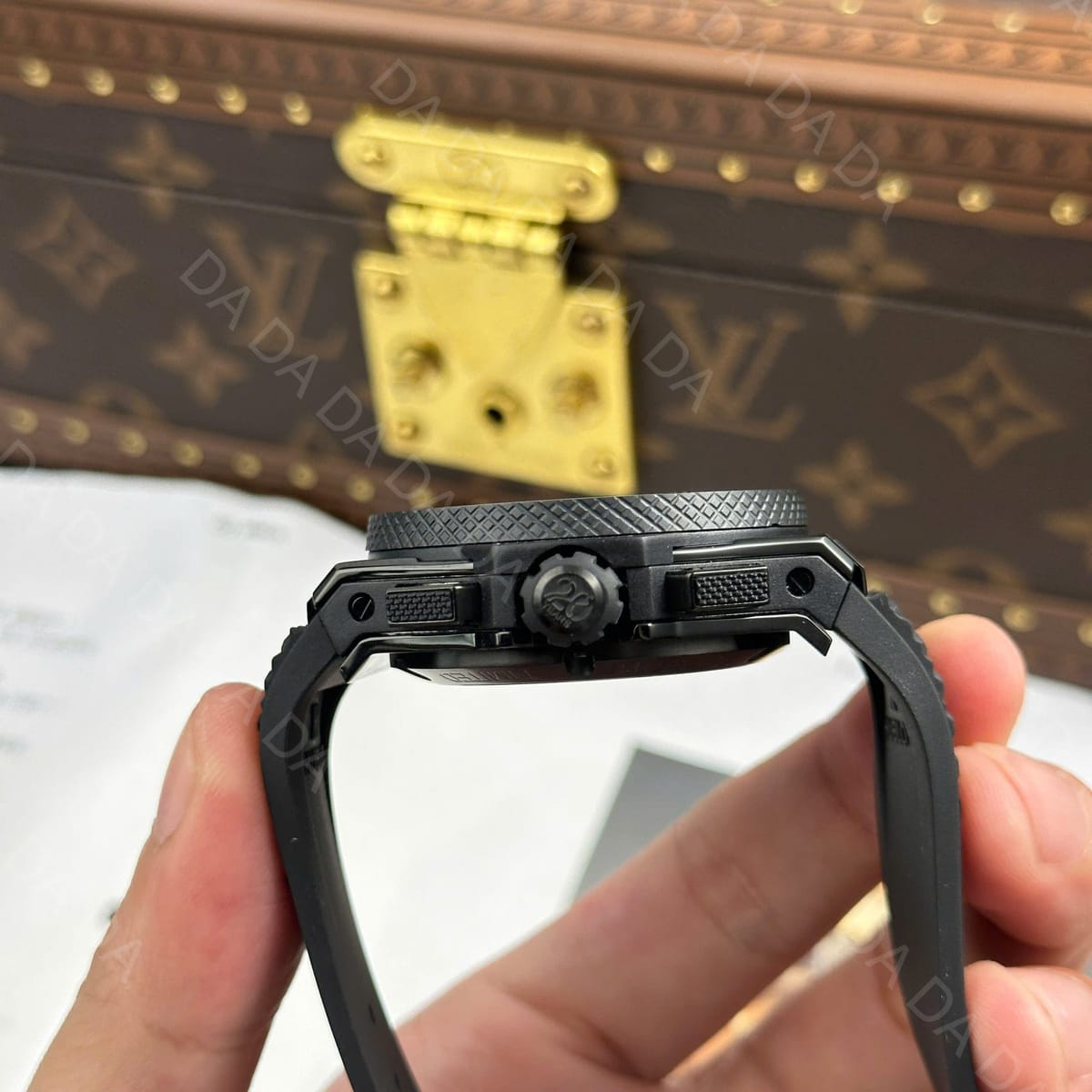 위블로 빅뱅 20주년 세라믹 올블랙 크로노그래프 러버밴드 43mm 10