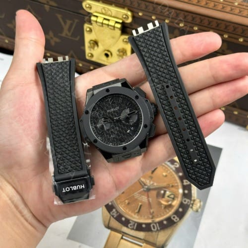 위블로 빅뱅 20주년 세라믹 올블랙 크로노그래프 러버밴드 43mm