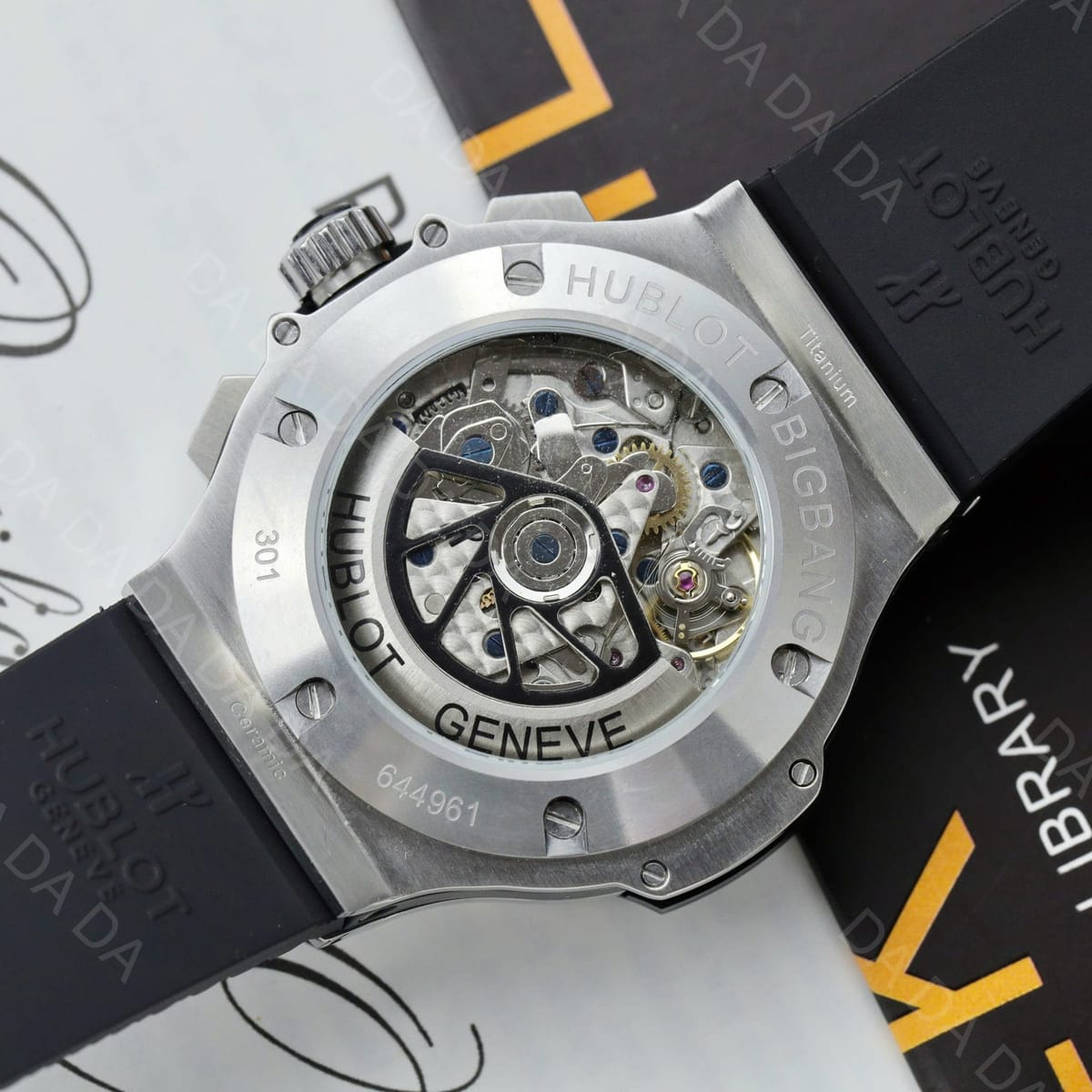 위블로 빅뱅 티타늄 블랙다이얼 러버밴드 42mm 8