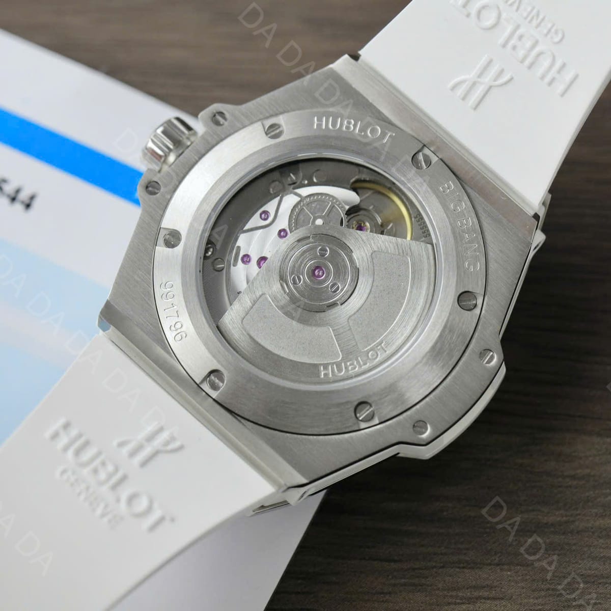 위블로 빅뱅 티타늄 다이아베젤 화이트다이얼 러버밴드 39mm 9
