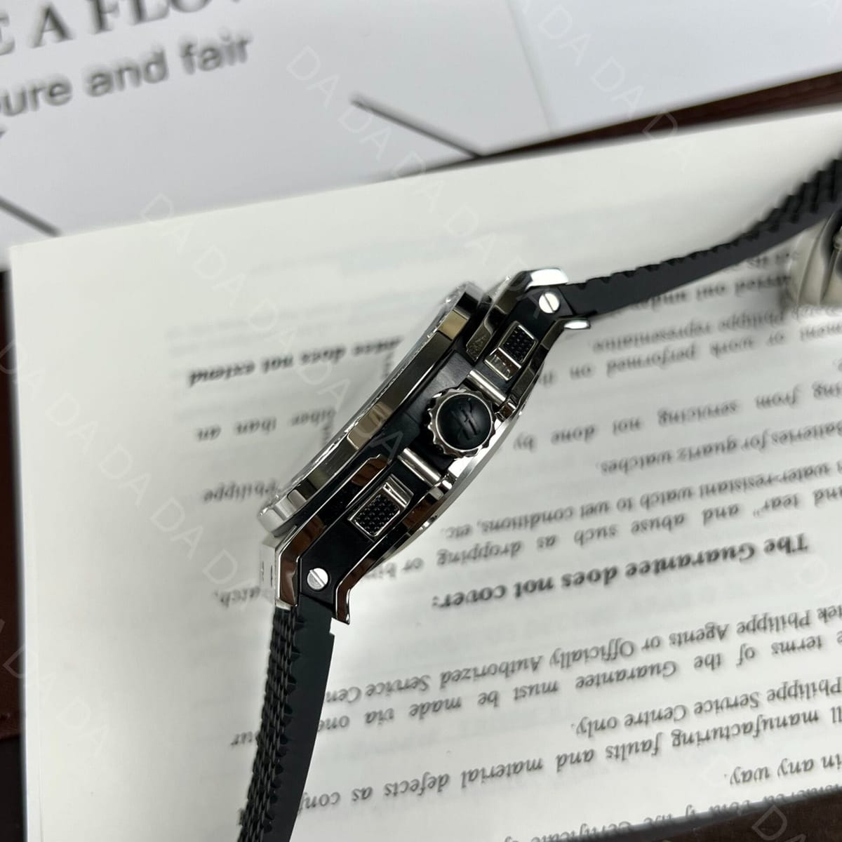 위블로 빅뱅 크로노그래프 다이아베젤 블랙 러버밴드 44mm 5