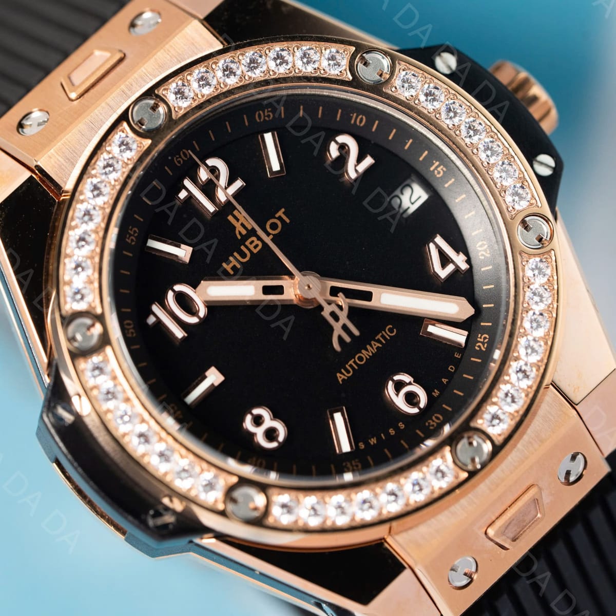 위블로 빅뱅 킹골드 다이아베젤 블랙 러버밴드 39mm 4